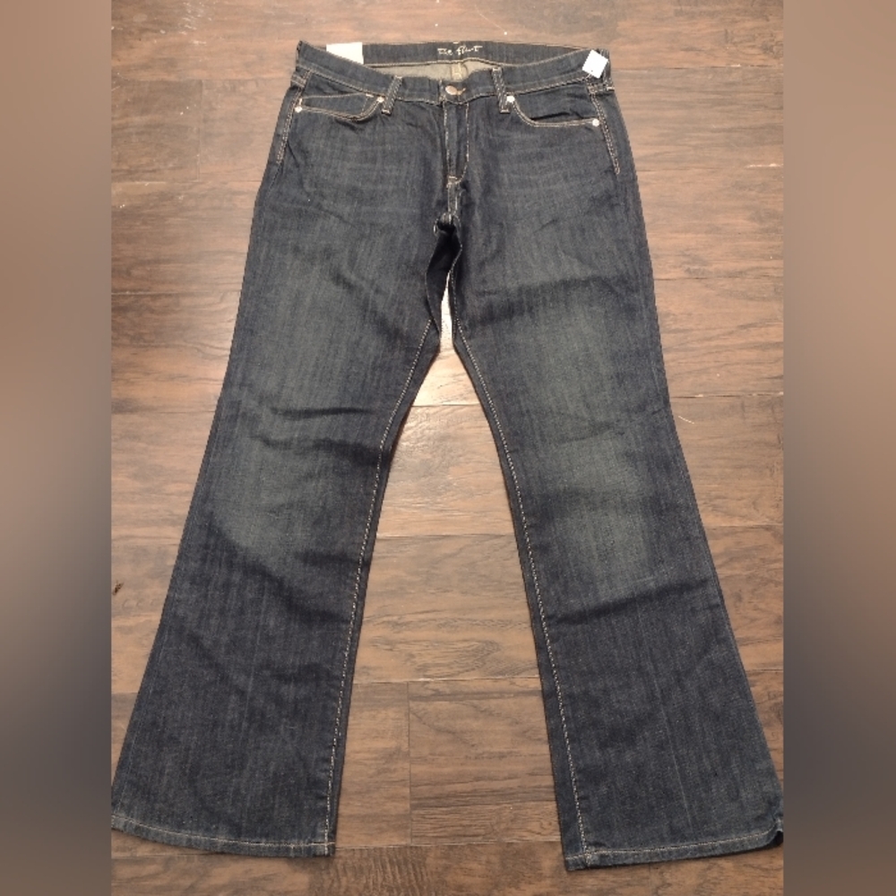 Old Navy The Flirt  Blue Boot Cut Jeans Classic Style Size 8 Short.